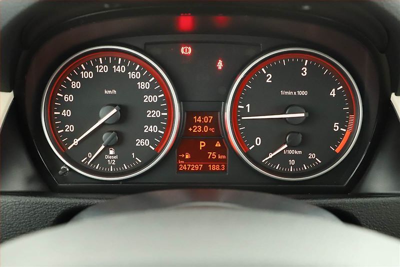 BMW X1 (2010) xDrive23d, Automat - fotka 8 z 21