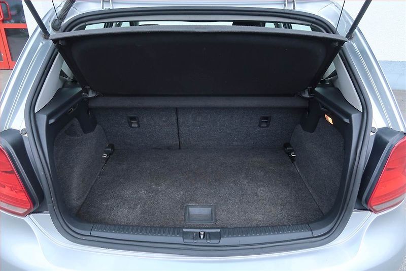 Volkswagen Polo (2011) 1.2 12V, nová STK - fotka 14 z 15