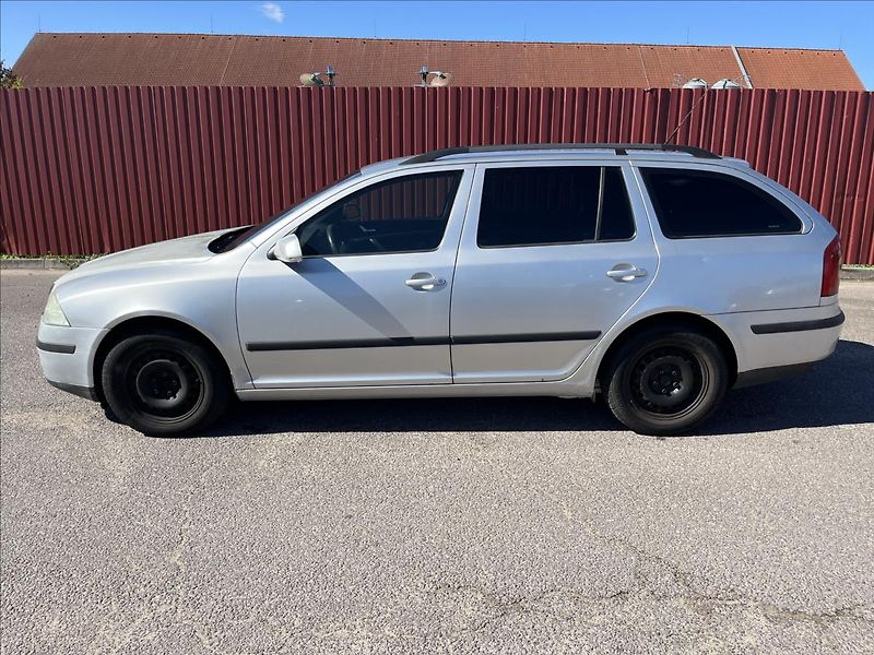 Škoda Octavia 2,0 TDi 103KW TAŽNÉ STK 7/2027 - fotka 4 z 32