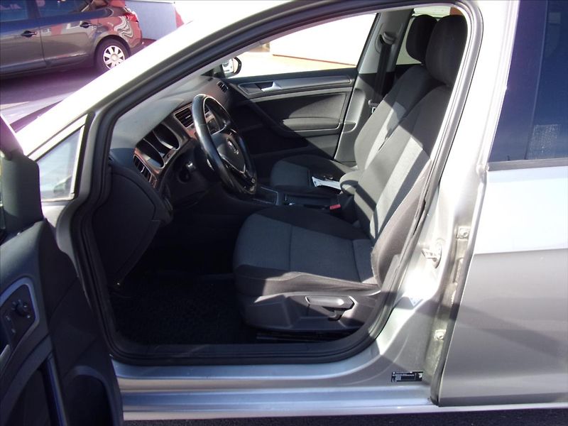 Volkswagen Golf 1,2 TSI - fotka 16 z 24