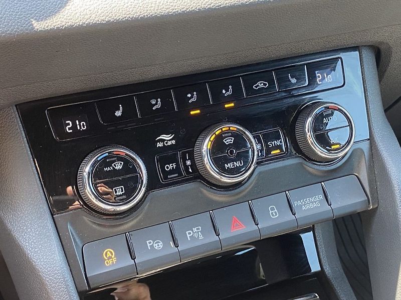 Škoda Karoq 2.0TSi, ČR, Sportline,DSG, 4x4 - fotka 23 z 33