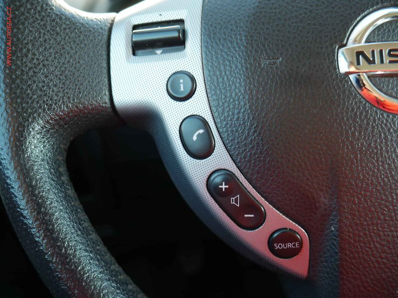 Nissan Qashqai (2007) 2.0dCi, ČR, Acenta - fotka 14 z 16