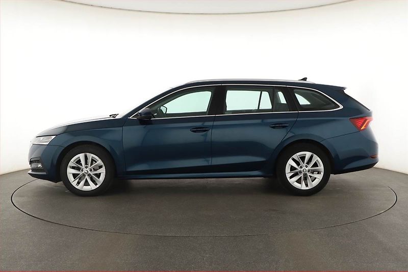 Škoda Octavia (2022) 2.0 TDI, Automat, ČR,1.maj - fotka 3 z 19
