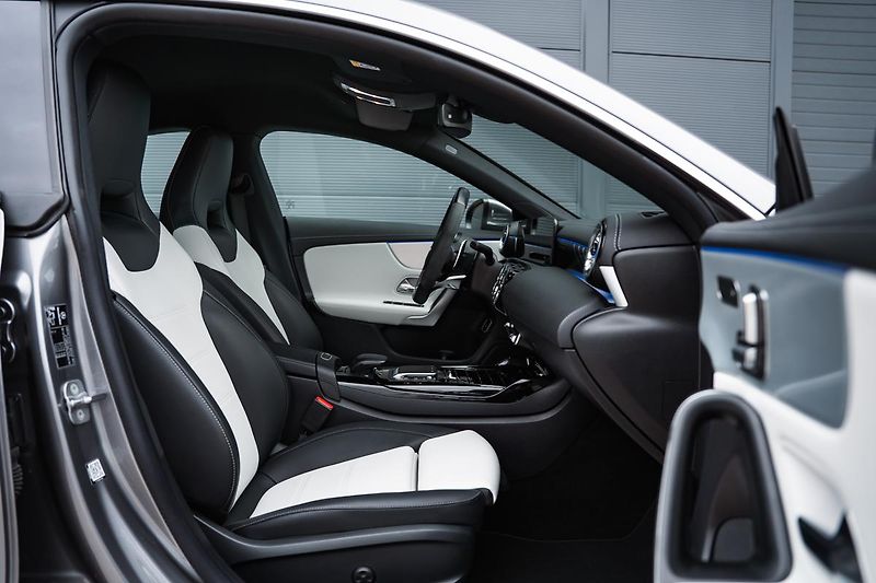 Mercedes-Benz CLA (2022) AMG CLA 45 s 4Matic+ - fotka 35 z 121