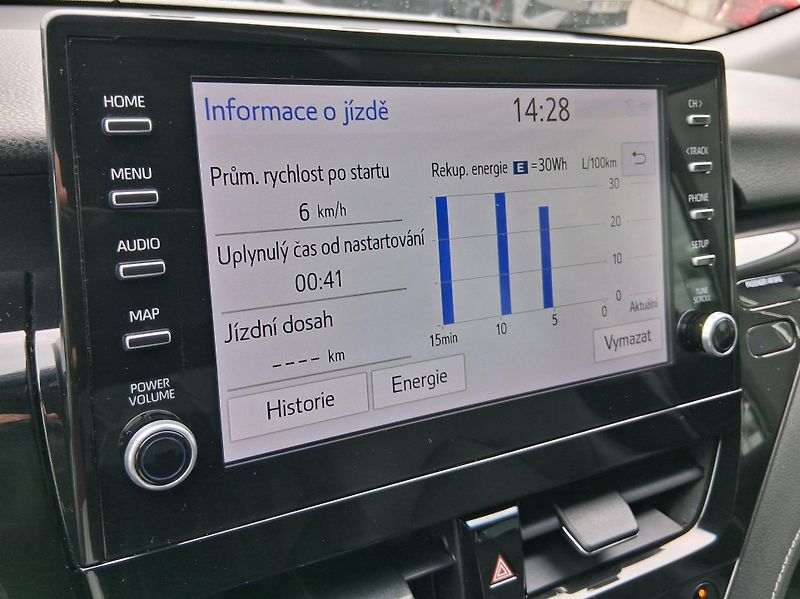 Toyota Camry EXECUTIVE 2.5 Hyb. 160 kW - fotka 15 z 31