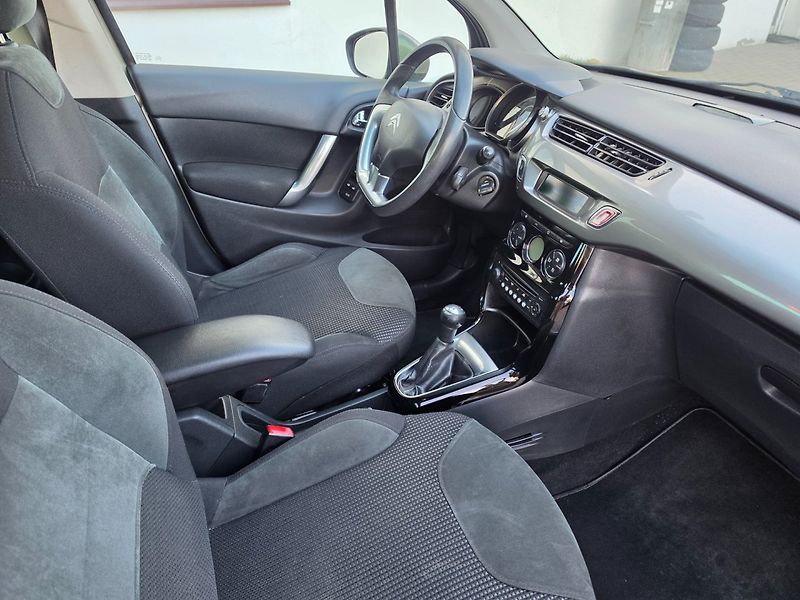 Citroën C3 (2010) 1.6 i Zimáky,Závěs - fotka 15 z 20