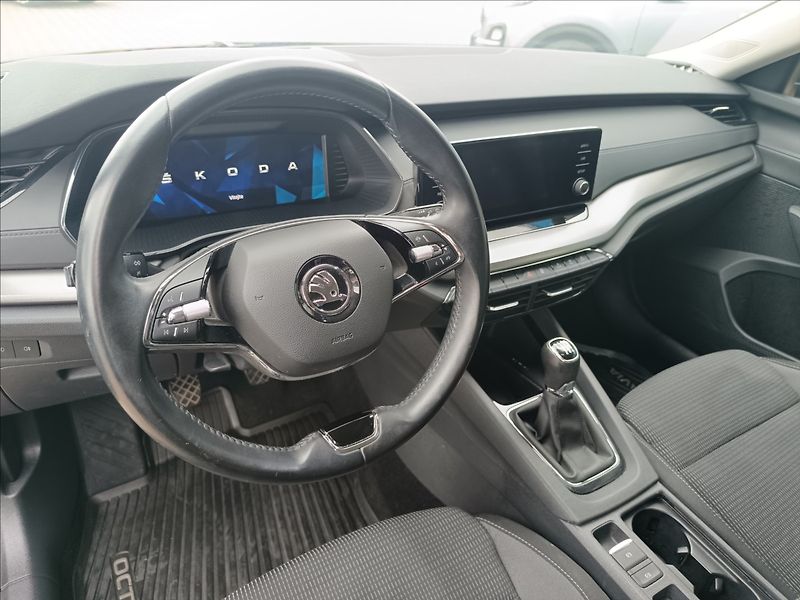 Škoda Octavia 1,5 TSi Ambition - fotka 9 z 21