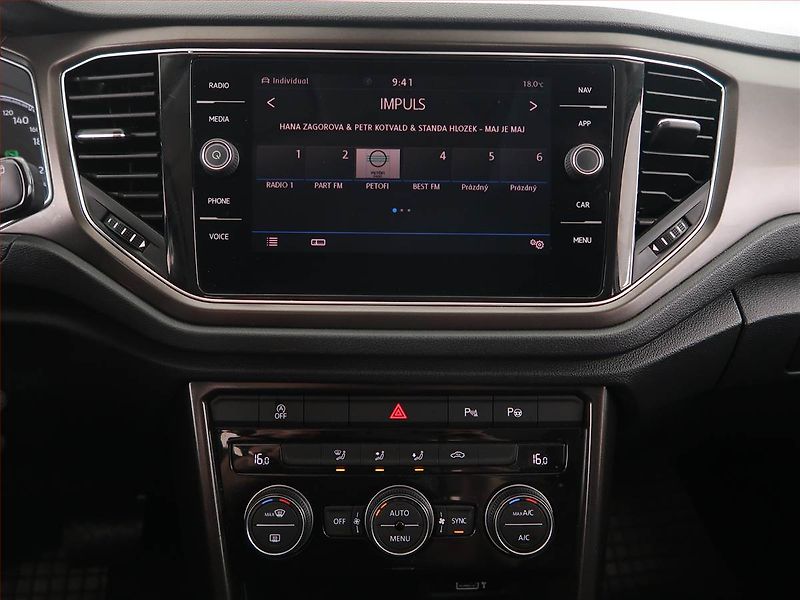 Volkswagen T-Roc (2019) 2.0 TDI 4Motion - fotka 12 z 19