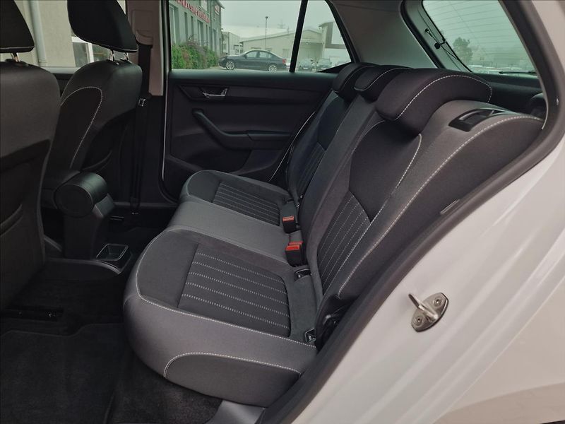 Škoda Fabia 1.0TSI Style, původ ČR,1.Maj. - fotka 17 z 48