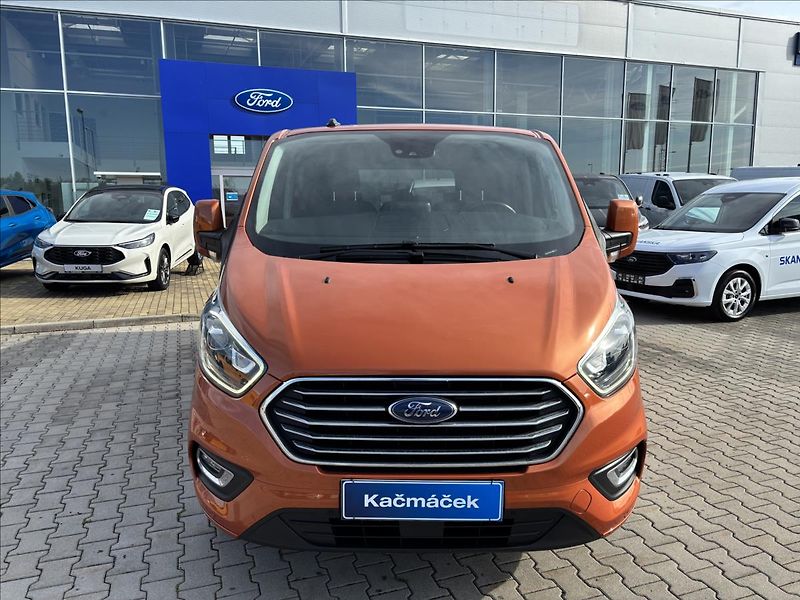 Ford Tourneo Custom 2,0 mHEV 136kW Titanium L2 - fotka 8 z 41
