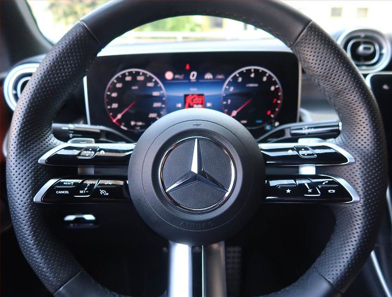 Mercedes-Benz GLC (2024) 200 4MATIC - fotka 16 z 26