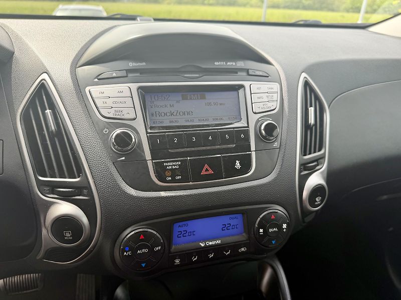 Hyundai ix35 (2010) 2.0i Style 2WD - fotka 17 z 23