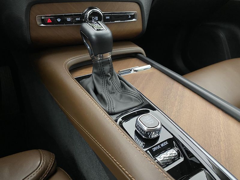 Volvo XC90 D5 AWD INSCRIPTION AUT CZ - fotka 26 z 49