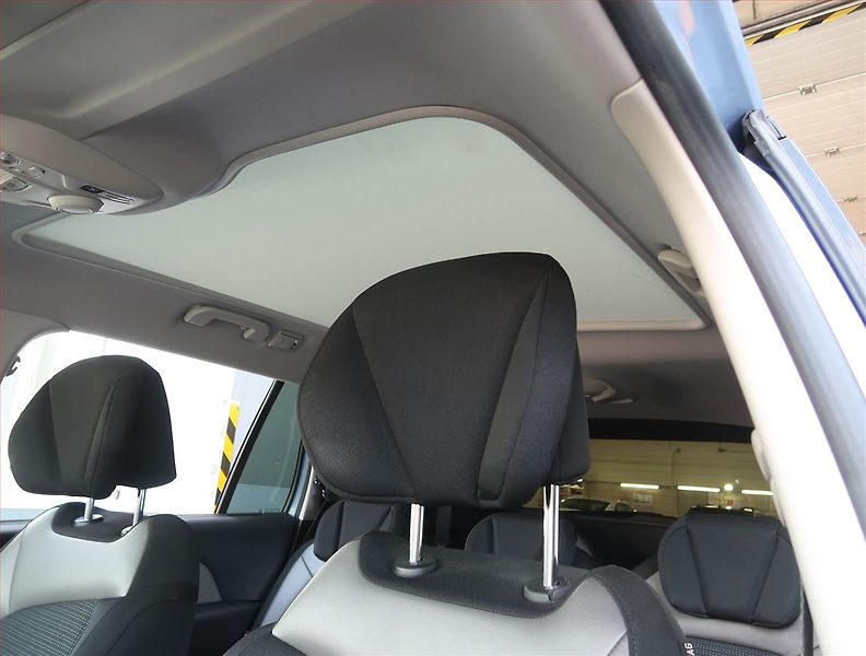 Citroën C4 Picasso (2014) 1.6 HDi, Automat, 7 míst - fotka 17 z 23