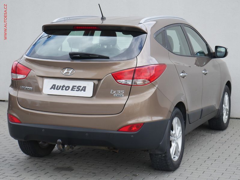 Hyundai ix35 (2013) 1.7CRDI, ČR, AC, tempo, park - fotka 4 z 15