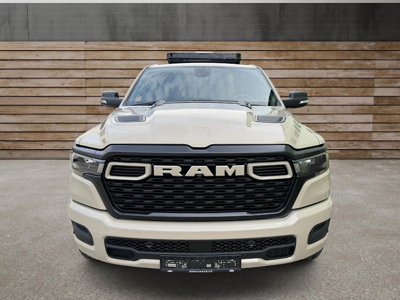 Dodge RAM (2022) +TRAVELLER+LOOK26+HEMI+ - fotka 12 z 24