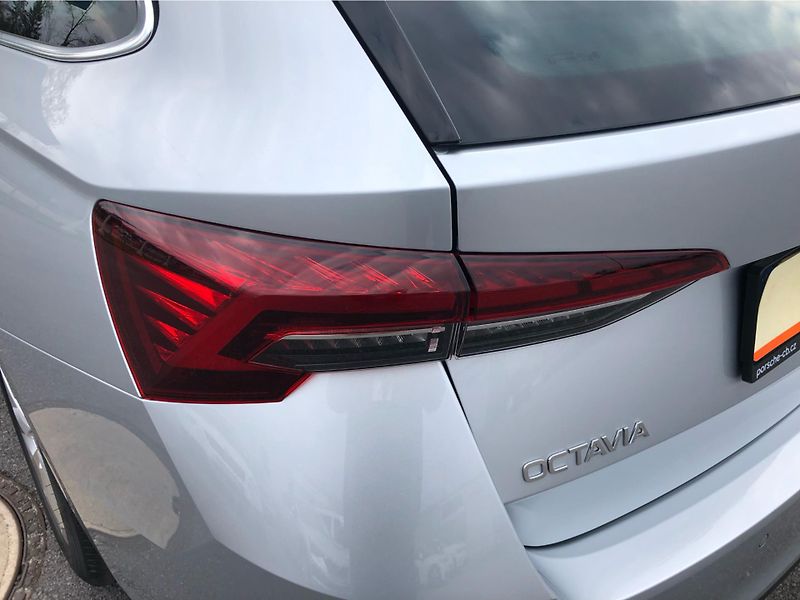 Škoda Octavia Combi - fotka 27 z 30