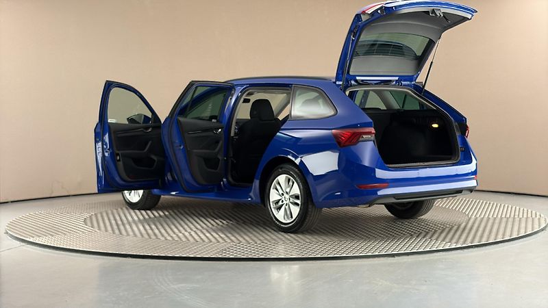 Škoda Octavia 2.0 TDI DSG Ambition Combi - fotka 7 z 24