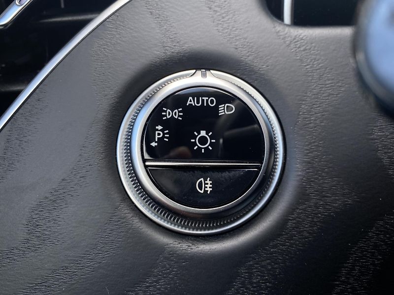 Mercedes-Benz Třídy E E 220 d 4M Avantgarde - fotka 16 z 26
