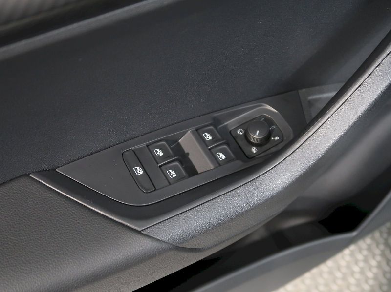 Škoda Karoq (2026) SPORTLINE 2.0TSI 140KW 4x4 DSG - fotka 42 z 46
