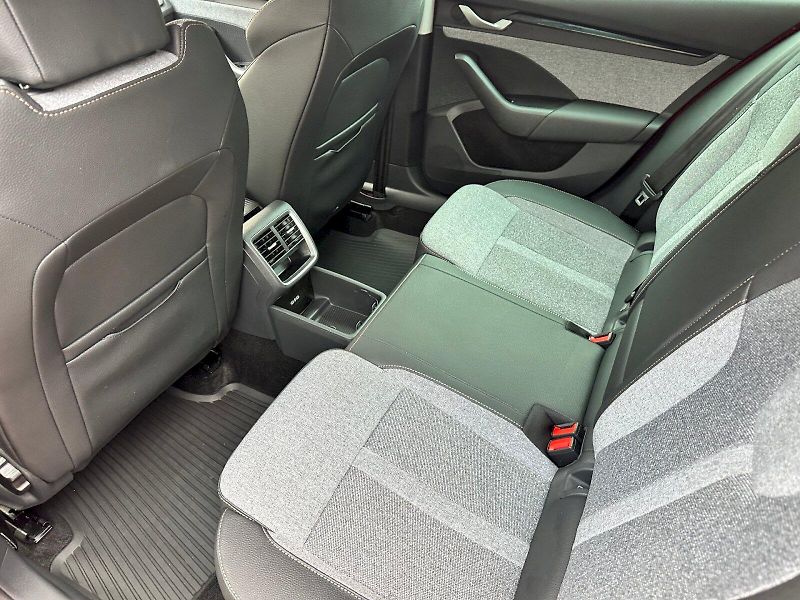 Škoda Octavia (2025) 1.5 TSI 110kW MHEV Top Selecti - fotka 19 z 24