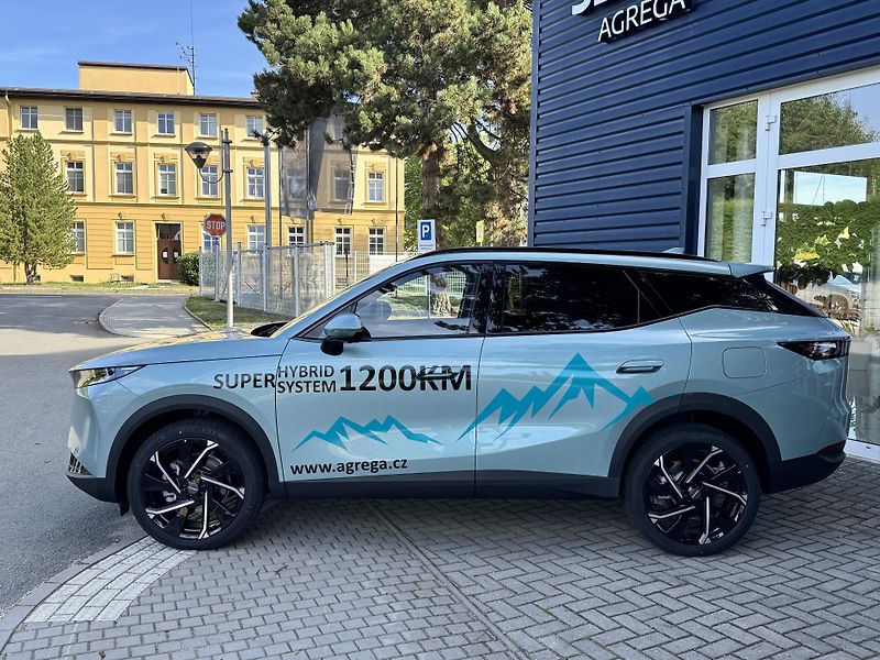 Omoda 7 (2026) SHS Luxury 1.5 TGDi - fotka 2 z 6