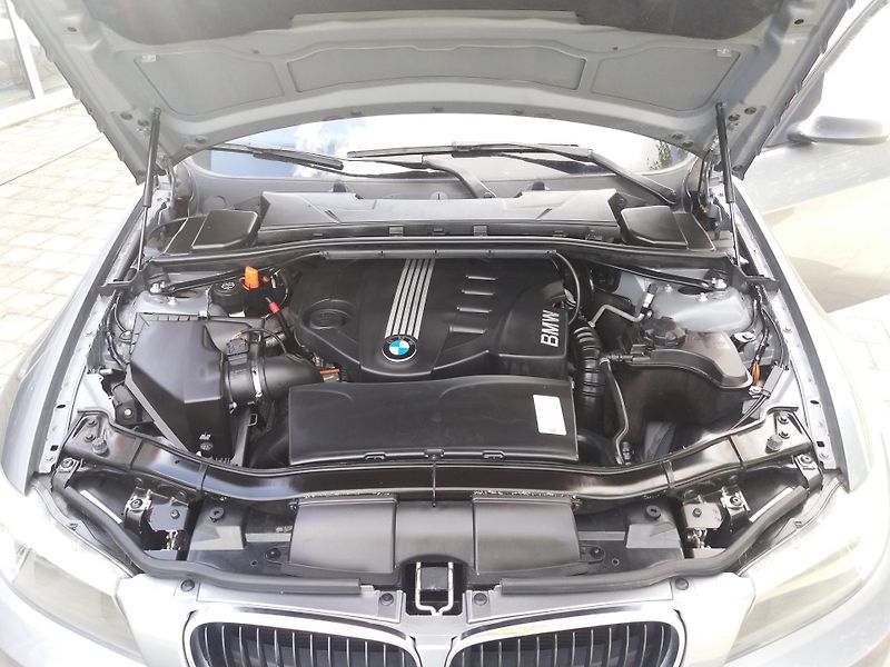 BMW Řada 3 (2010) 2.0d,105kW,VÝHŘEV.SEDADEL!! - fotka 26 z 26