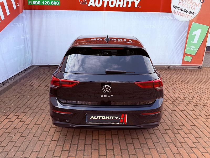 Volkswagen Golf 1.5 TSi Life, ČR, 1.Maj - fotka 8 z 33