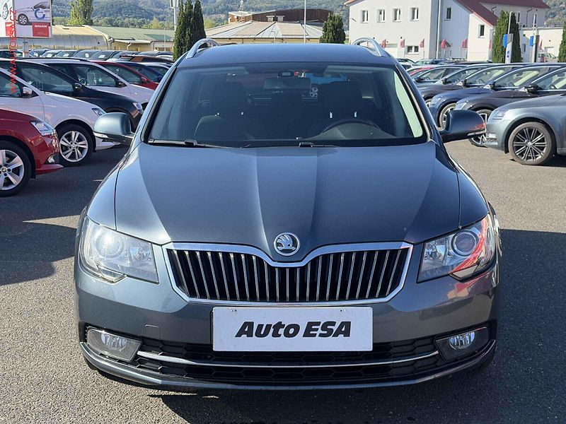 Škoda Superb (2014) 2.0TDi, Ambition - fotka 2 z 15