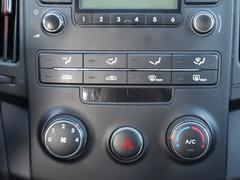 Hyundai i30 (2008) 1.6i, ČR, AC, tažné - fotka 12 z 16