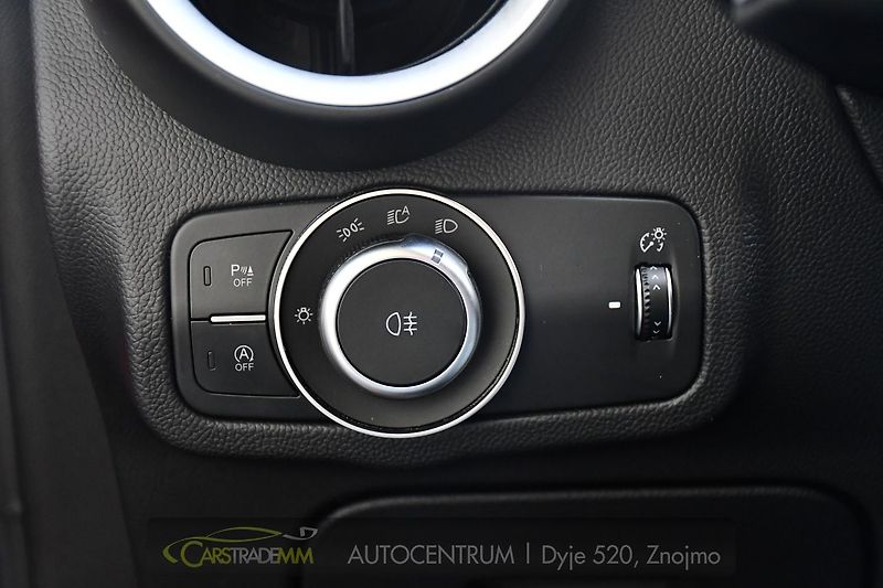 Alfa Romeo Stelvio 2.0 Q4 VELOCE - fotka 27 z 52