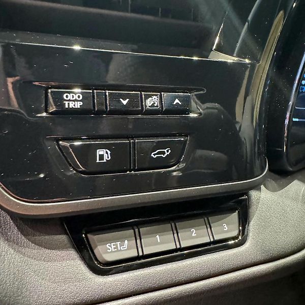 Lexus TX 500h (2025) F SPORT Performance 3  - fotka 23 z 41