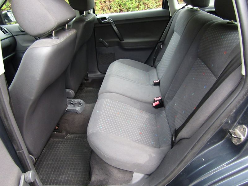 Volkswagen Polo (2005) 1.2i 40kW   CZ PŮVOD - fotka 21 z 31