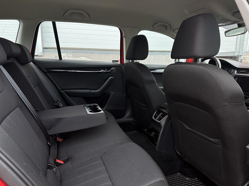 Škoda Octavia Combi 1.0TSi DSG Smartlink 2Z. - fotka 34 z 38