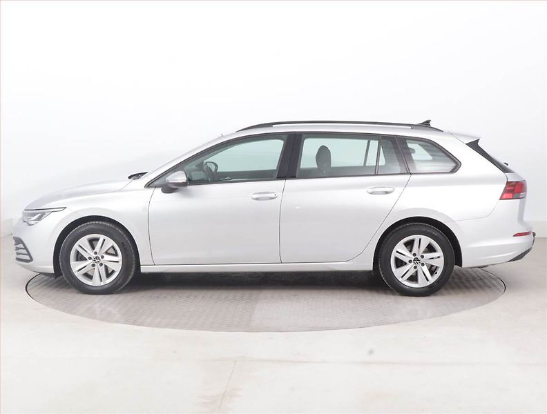 Volkswagen Golf (2022) Life 2.0 TDI, Automat - fotka 3 z 16