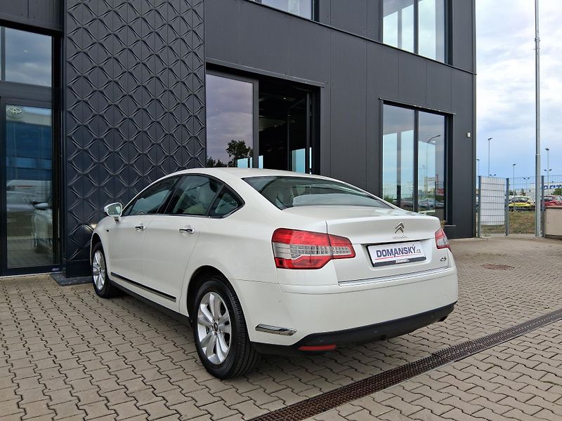 Citroën C5 EXCLUSIVE 2.0 HDi 120 kW - fotka 8 z 25