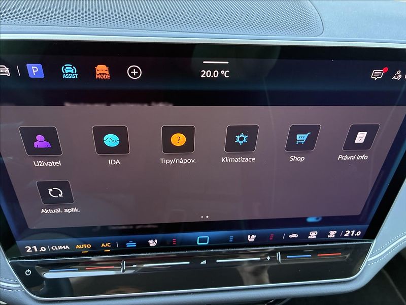 Volkswagen Passat 2,0 TDI IQ-LIGHT KAMERA 360 - fotka 22 z 33