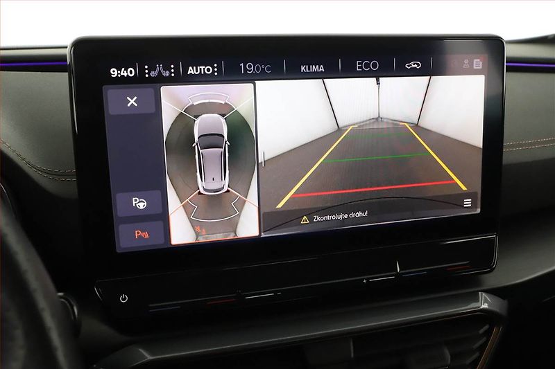 Cupra Formentor (2023) 1.4 e-Hybrid - fotka 21 z 28