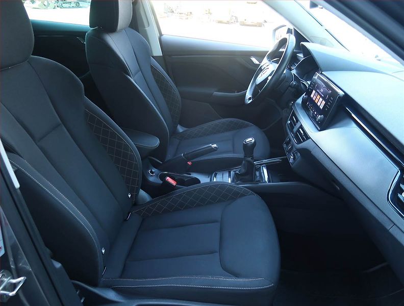 Škoda Kamiq (2023) 1.5 TSI - fotka 9 z 19