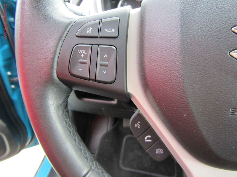 Suzuki Vitara (2017) 1.6VVT 4x4, 1.maj,ČR, LED - fotka 16 z 18