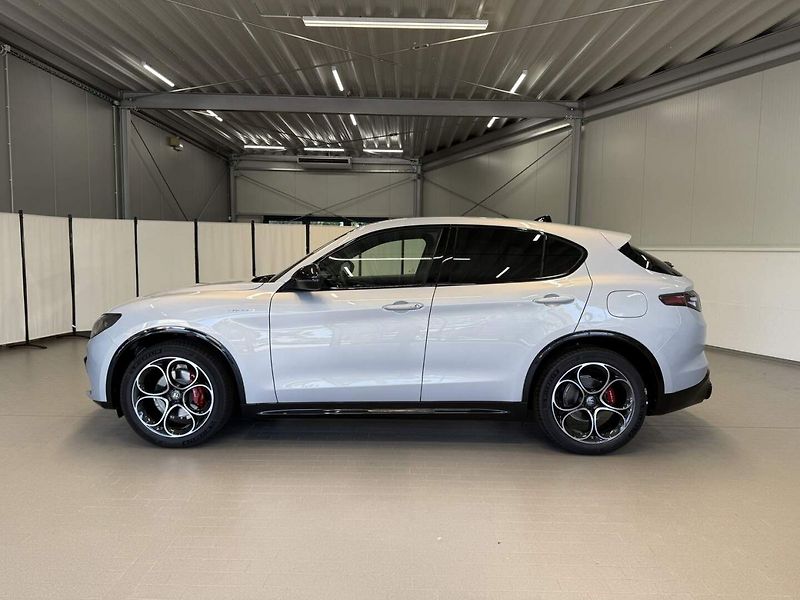 Alfa Romeo Stelvio (2026) Veloce 2.2 JTDm 210k Q4 - fotka 2 z 24