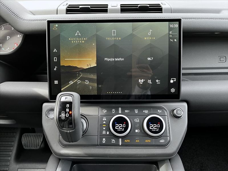 Land Rover Defender (2026) 3,0 110 X-Dynamic SE D200 AWD - fotka 12 z 18