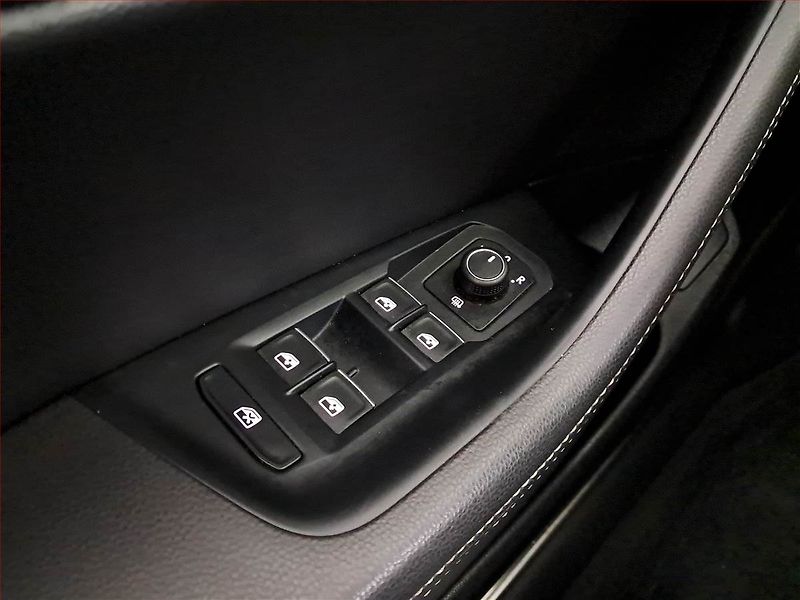 Volkswagen Passat (2015) R-Line 1.8 TSI, Automat - fotka 17 z 17