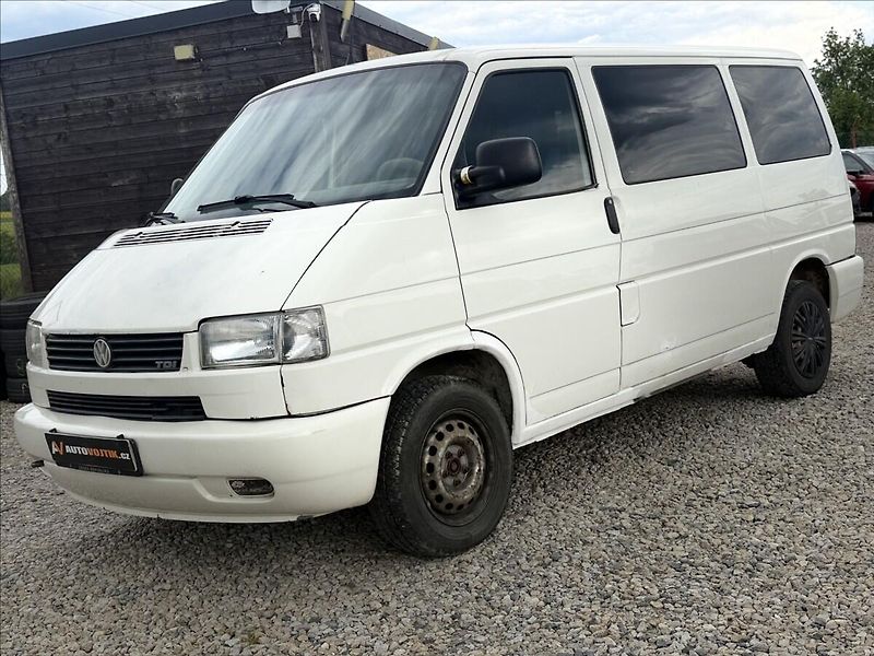 Volkswagen Transporter 2,5 TDI 9MÍST - fotka 1 z 12