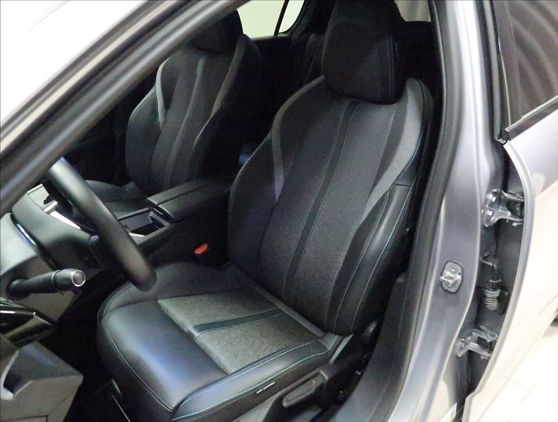 Peugeot 308 1,2 PT ALLURE NAVI KAMERA ČR - fotka 34 z 47