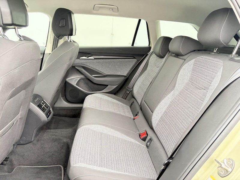 Škoda Superb (2024) Combi DSG 2.0 TDI / 110 kW / S - fotka 10 z 34