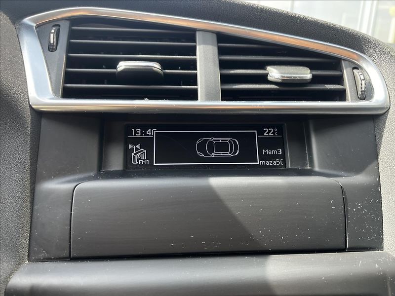 Citroën C4 1,2   PT 110K Feel - fotka 18 z 18