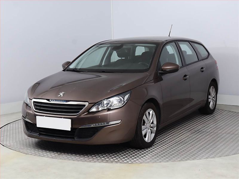 Peugeot 308 (2015) Allure 1.2 e-THP, ČR,1.maj - fotka 2 z 14