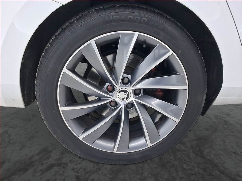 Škoda Superb (2017) Style 2.0 TDI, Automat - fotka 14 z 20