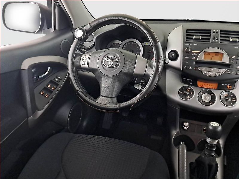 Toyota RAV4 (2007) 2.2 D-CAT, 4X4, Tempomat - fotka 7 z 19